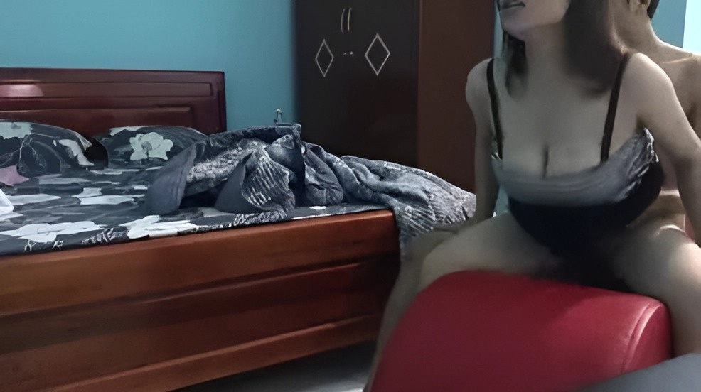 Quen phải em chubby chuyên gia chăn chuối